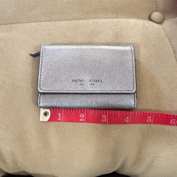 Henri Bendel Metallic Silver change purse wallet - Picture 10 of 11